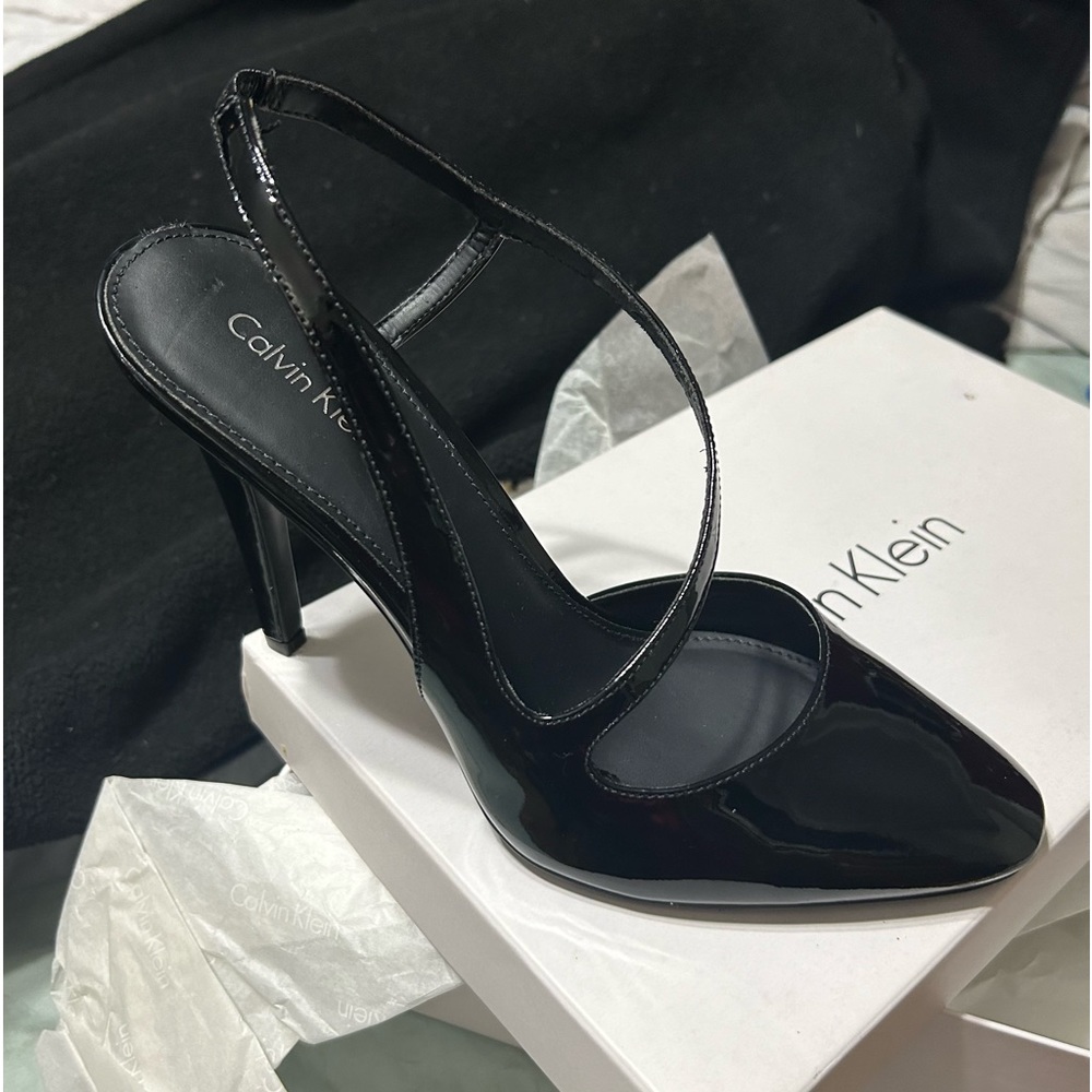 NWT/IN BOX Calvin Klein/Never worn Black patent leather strappy heels 👠 Size 8